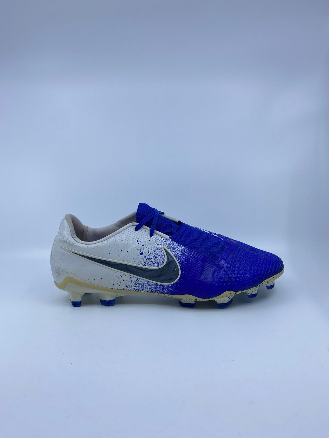 Nike Phantom Venom - Size 42