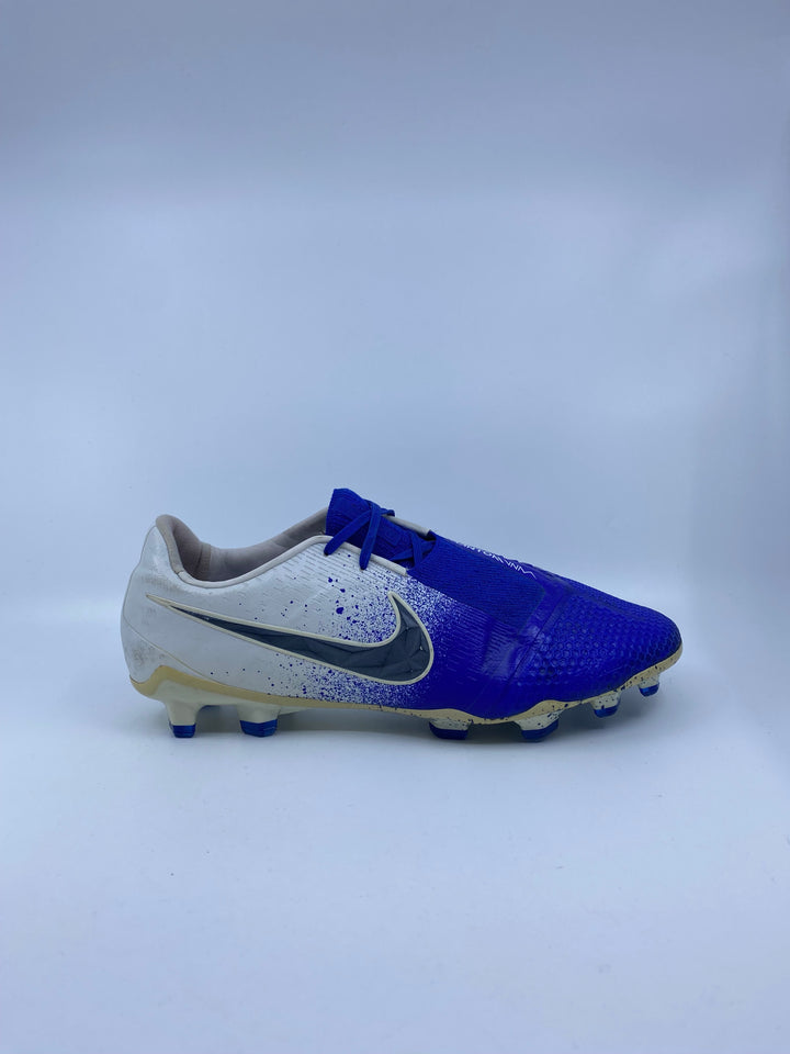 Nike Phantom Venom - Size 42