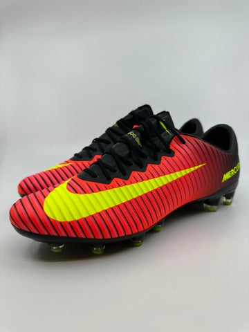 Nike Mercurial Vapor XI - Size 41