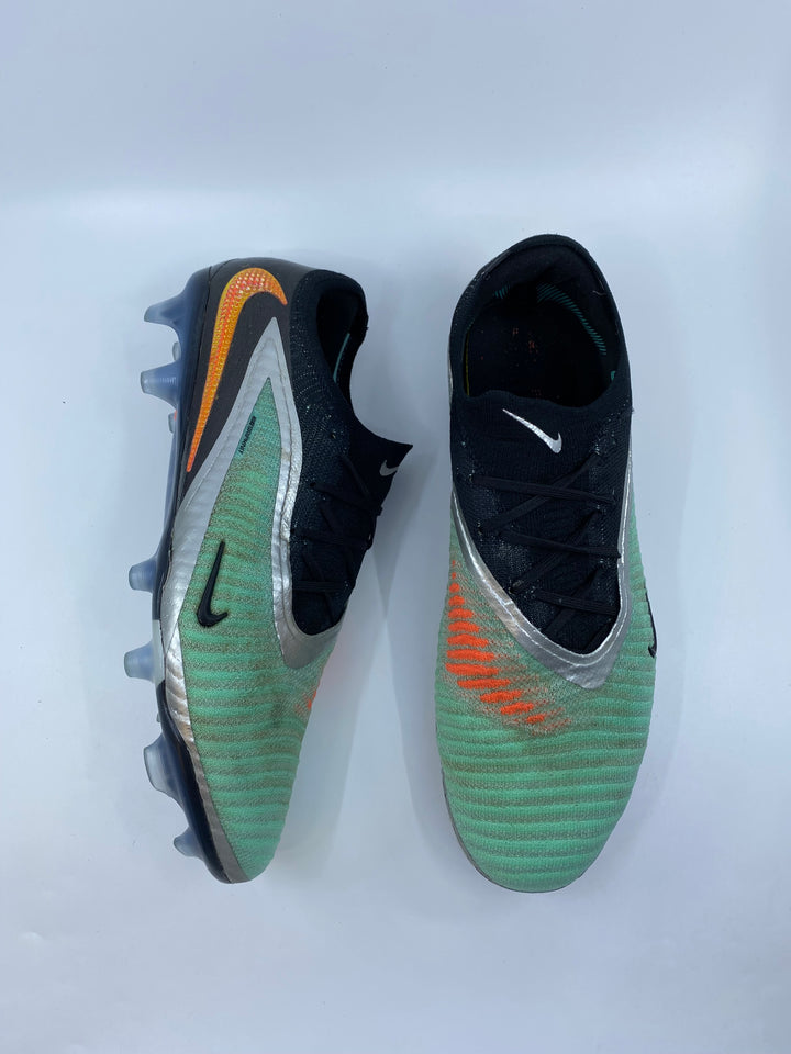 Nike Phantom 6 - Size 43