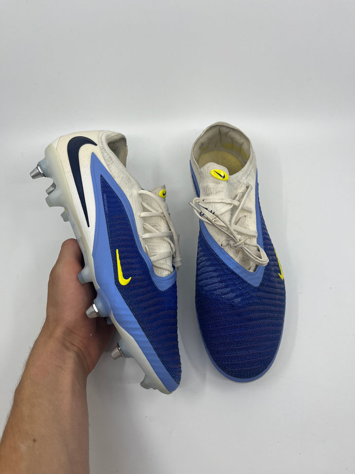 Nike Phantom 6 - Size 43