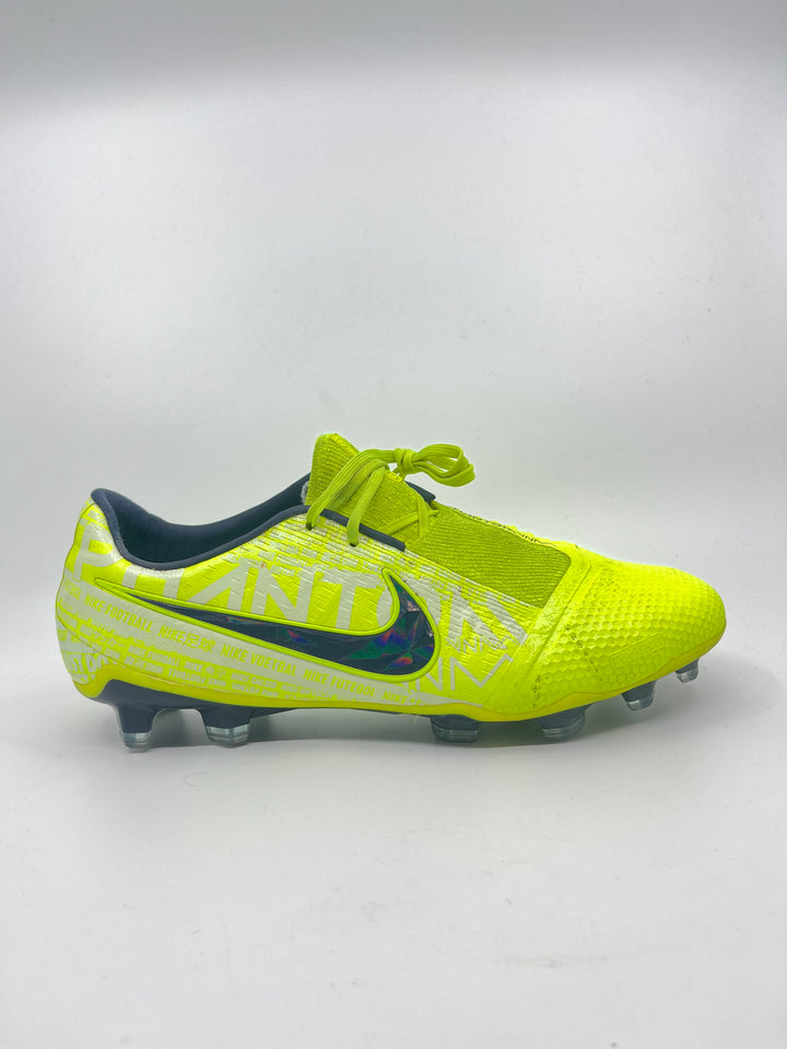 Nike Phantom Venom - Size 43