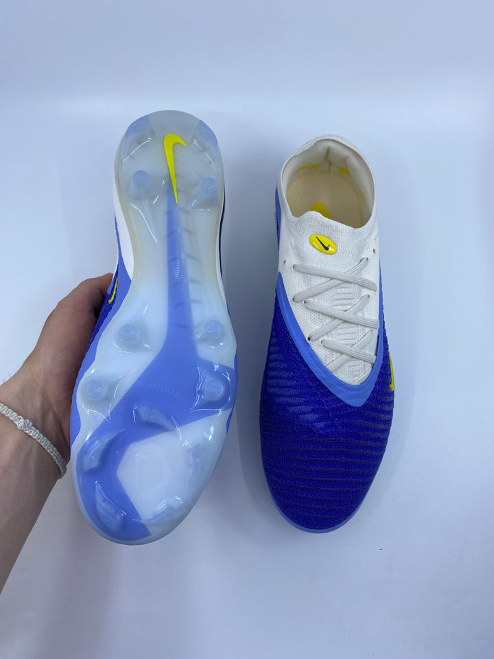 Nike Phantom 6 - Size 43