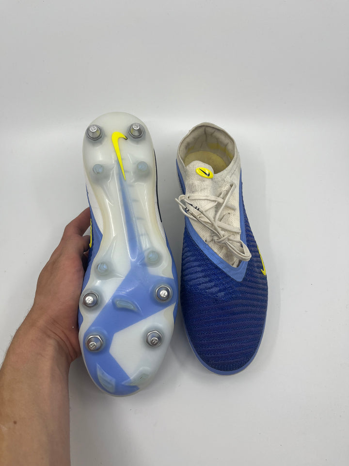 Nike Phantom 6 - Size 43