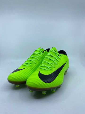 Nike Mercurial Vapor XI - Size 40