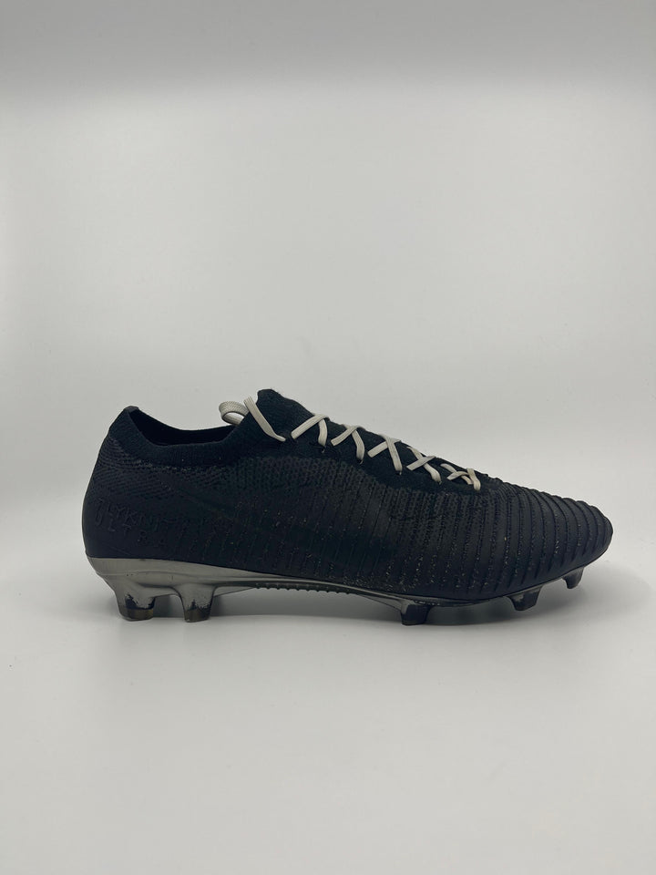 Nike Mercurial Flyknit Ultra - Size 43