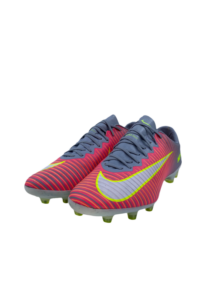 Nike Mercurial Vapor XI - Size 40,5
