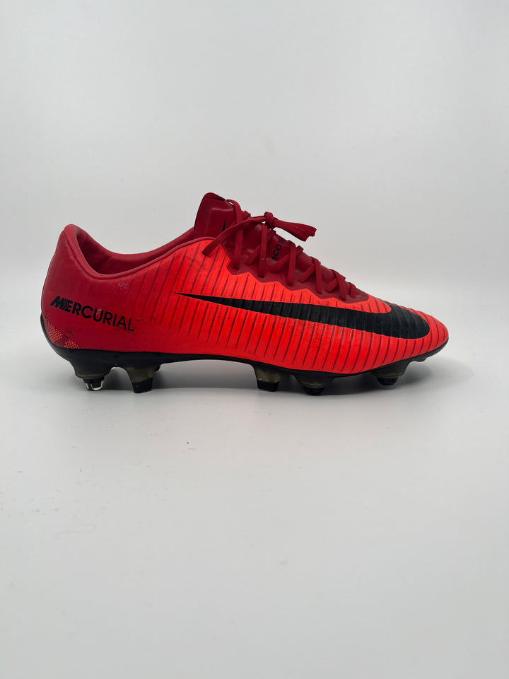 Nike Mercurial Vapor 11/XI - Size 40.5