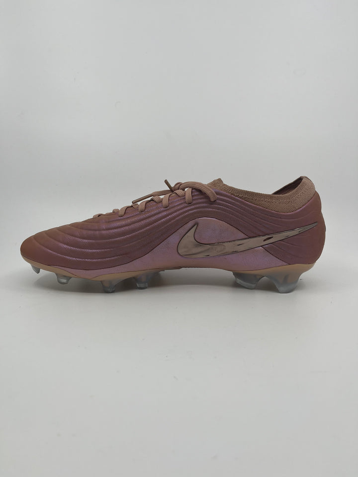 Nike Tiempo Maestro - Size 43