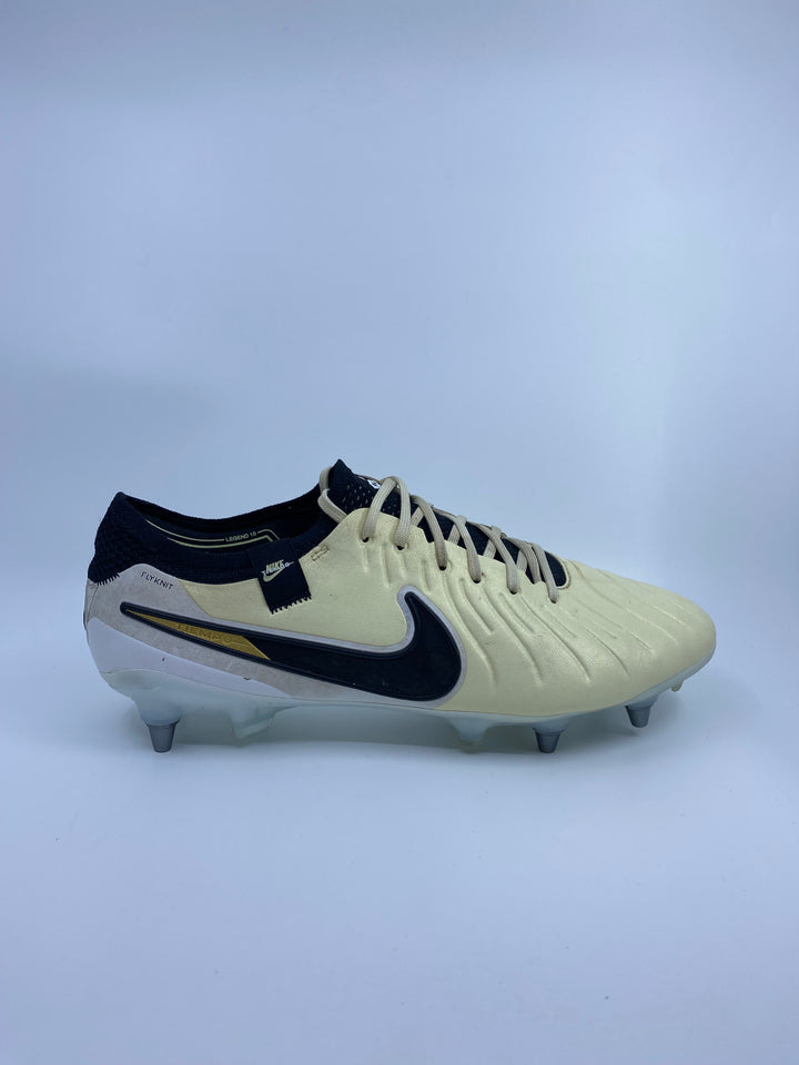 Nike Tiempo Legend 10 - Size 44