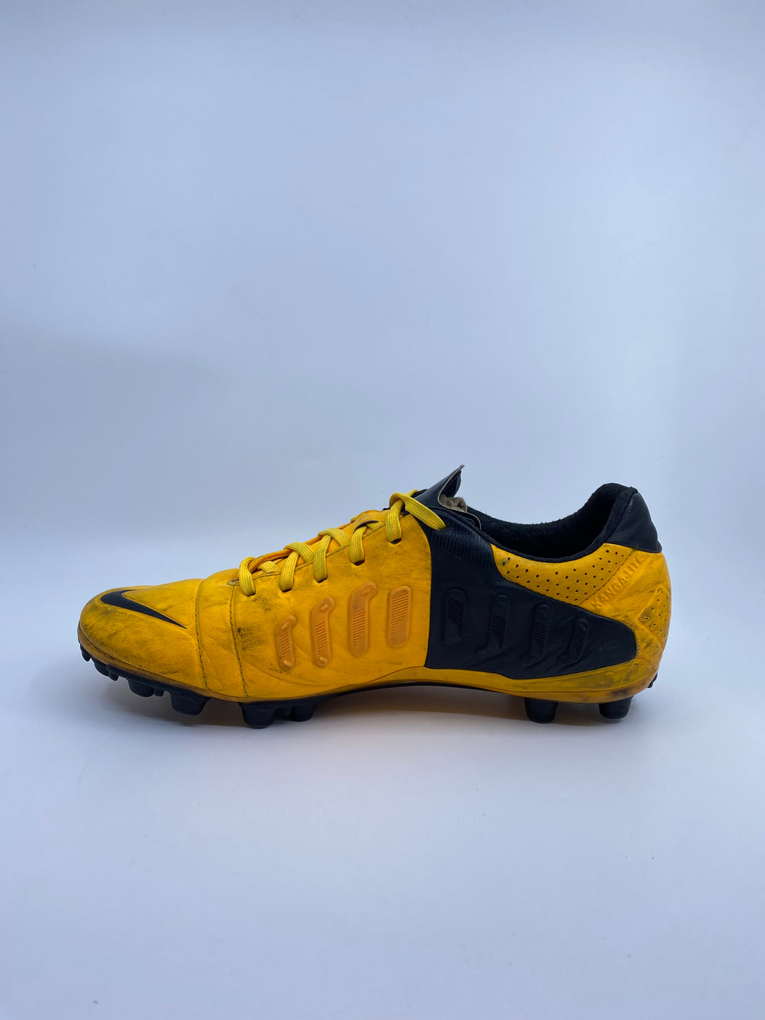 Nike CTR360 Maestri III - Size 40