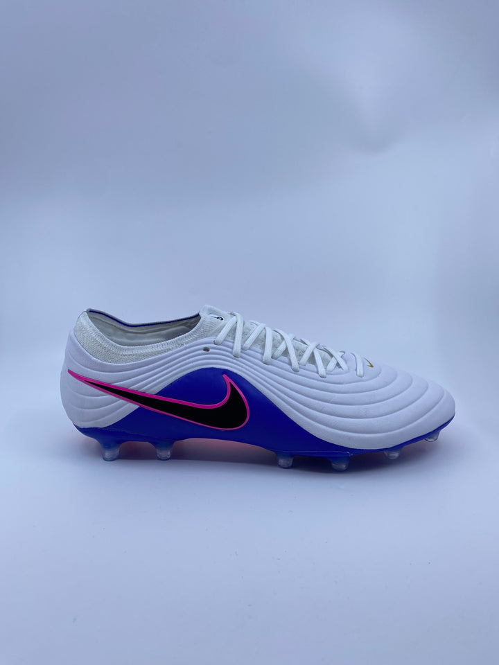 Nike Tiempo Maestro - Size 43