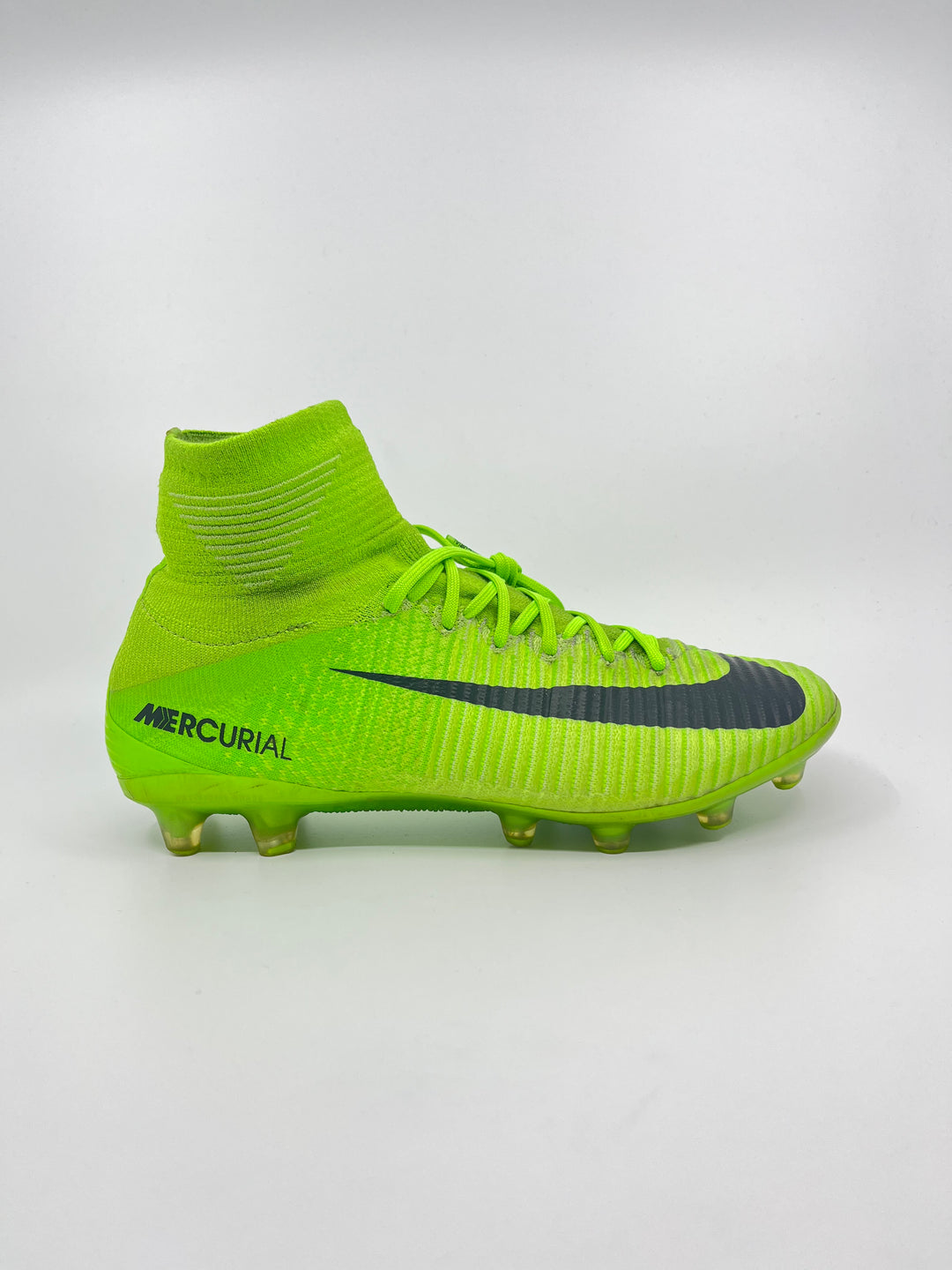 NIKE MERCURIAL SUPERFLY 5/V -  SIZE 41