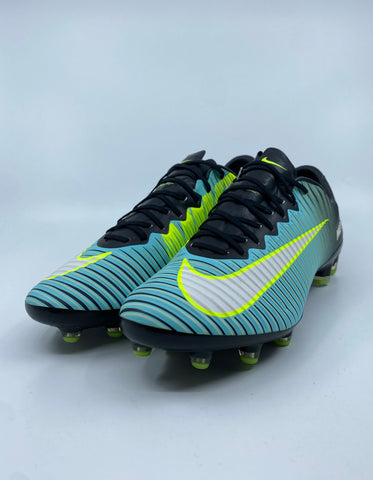 Nike Mercurial Vapor XI - Size 40