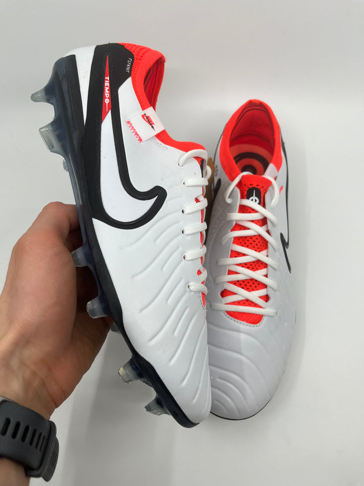 Nike Tiempo Legend 10 - size 43
