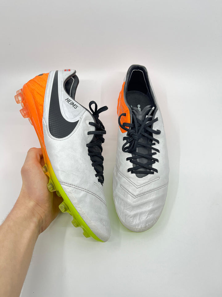 Nike Tiempo Legend 6 - Size 44.5