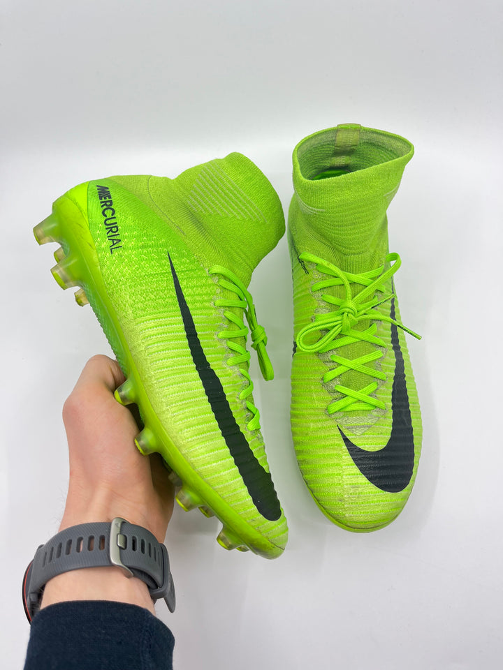 NIKE MERCURIAL SUPERFLY 5/V -  SIZE 41