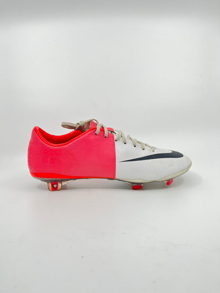Nike Mercurial Vapor 8 - Size 41