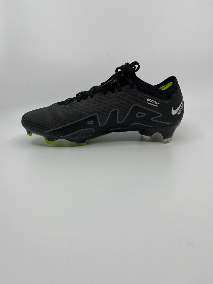 Nike Mercurial Vapor 15 - Size 40