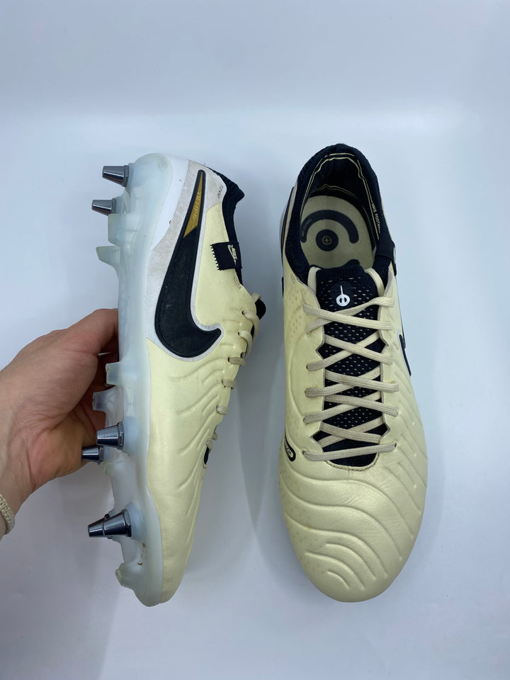 Nike Tiempo Legend 10 - Size 44