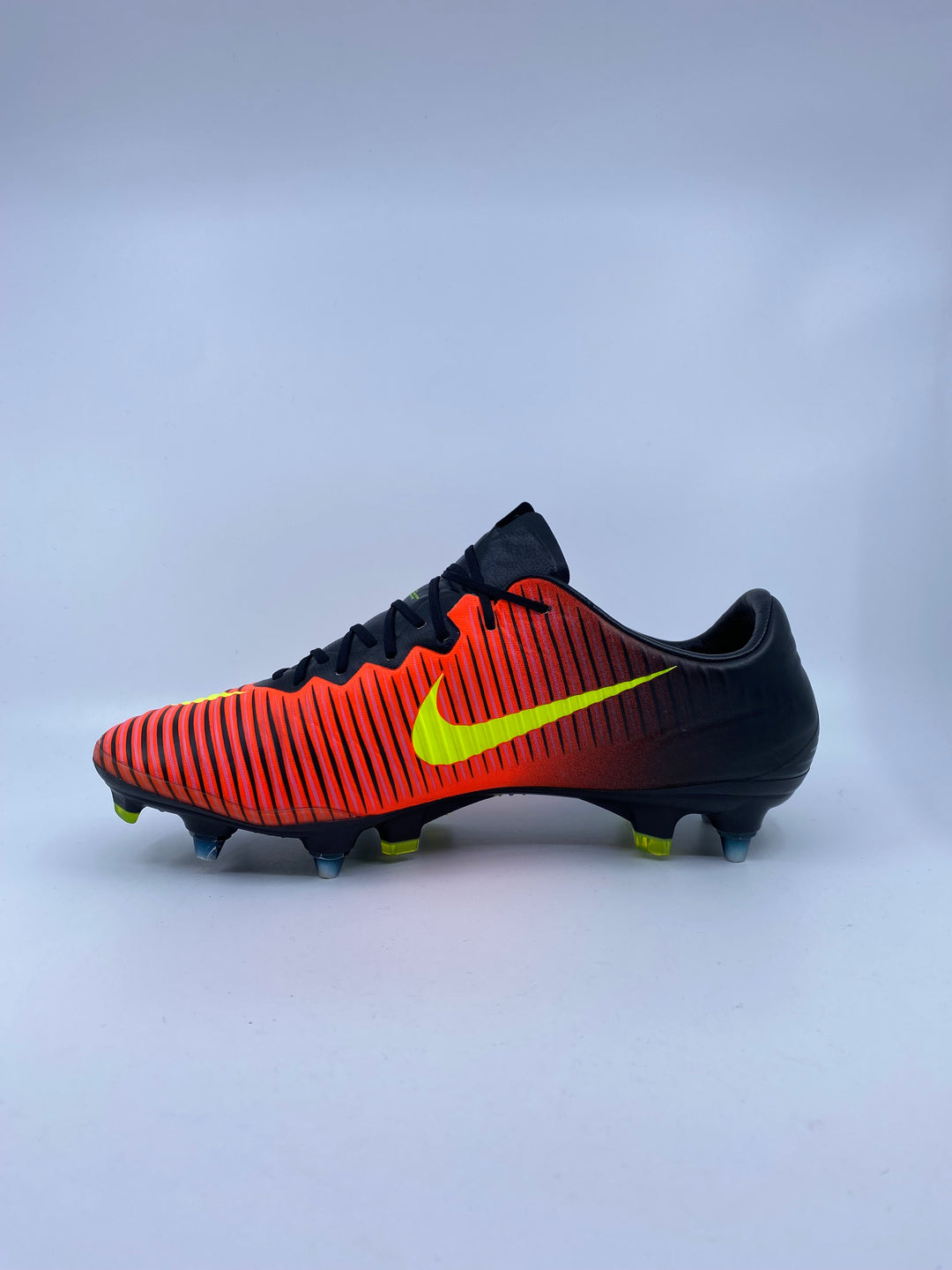 Nike Mercurial Vapor XI - Size 42