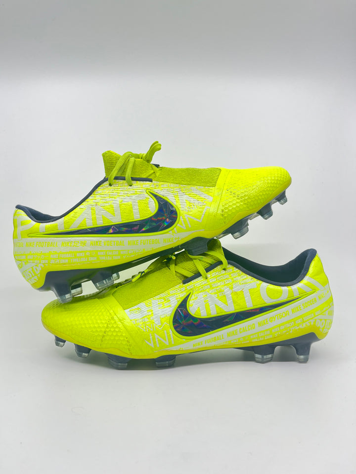 Nike Phantom Venom - Size 43