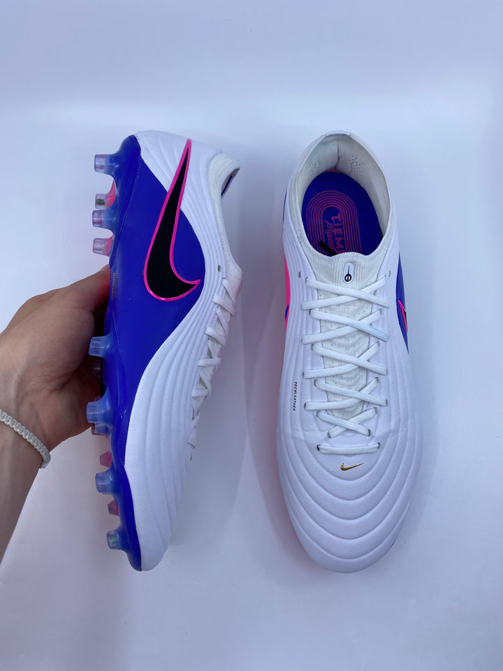 Nike Tiempo Maestro - Size 43