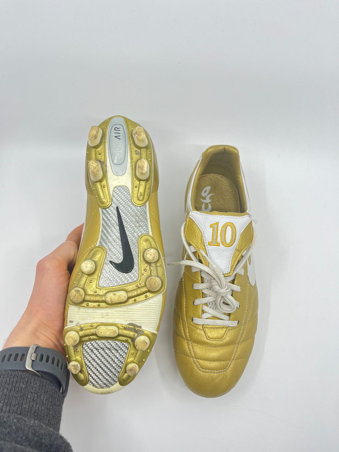 NIKE TIEMPO AIR LEGEND GOLD R10 - SIZE 42