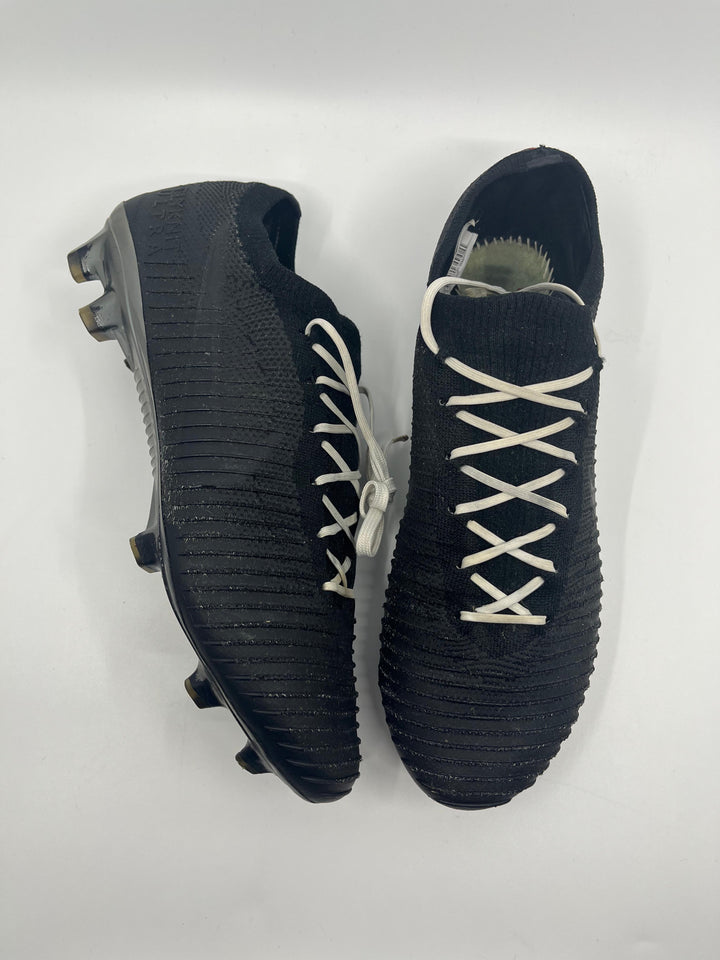 Nike Mercurial Flyknit Ultra - Size 43