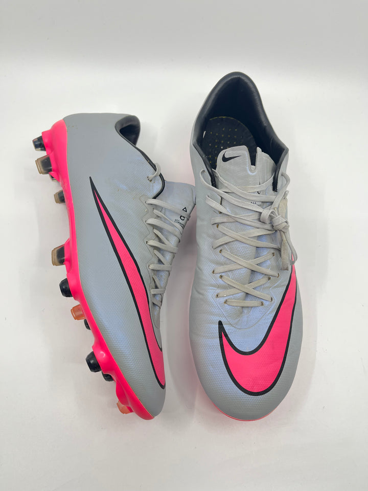 Nike Mercurial Vapor 10/X - Size 43