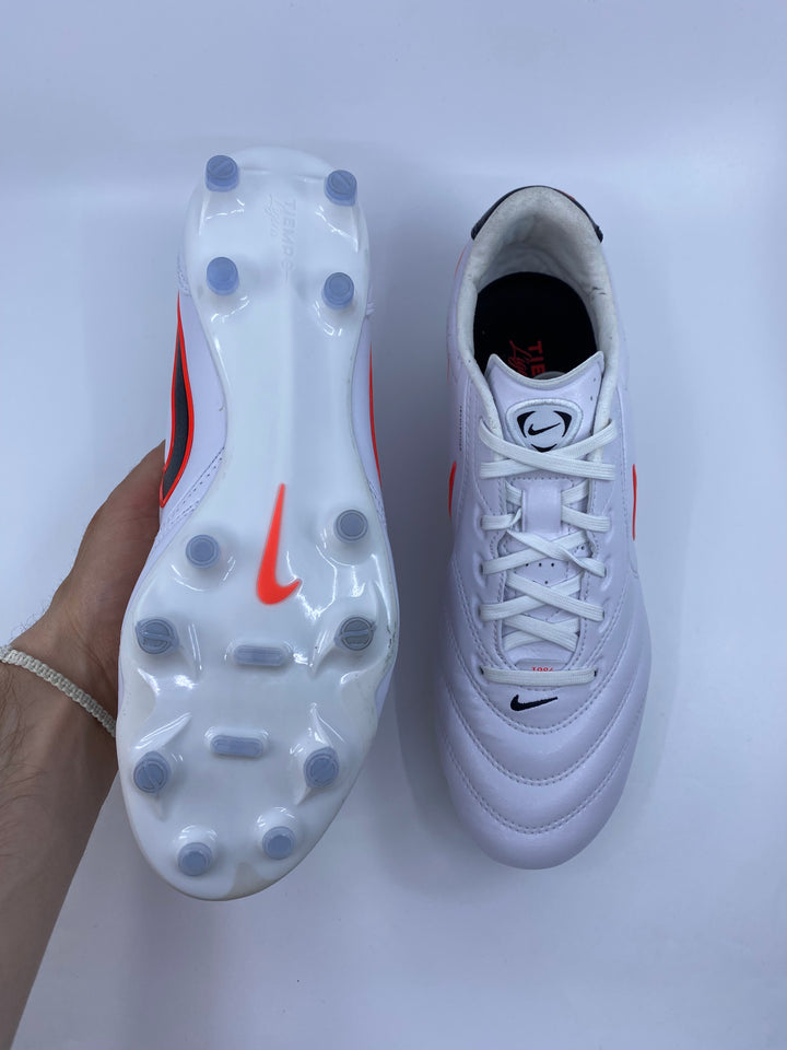 Nike Tiempo Ligera - Size 43