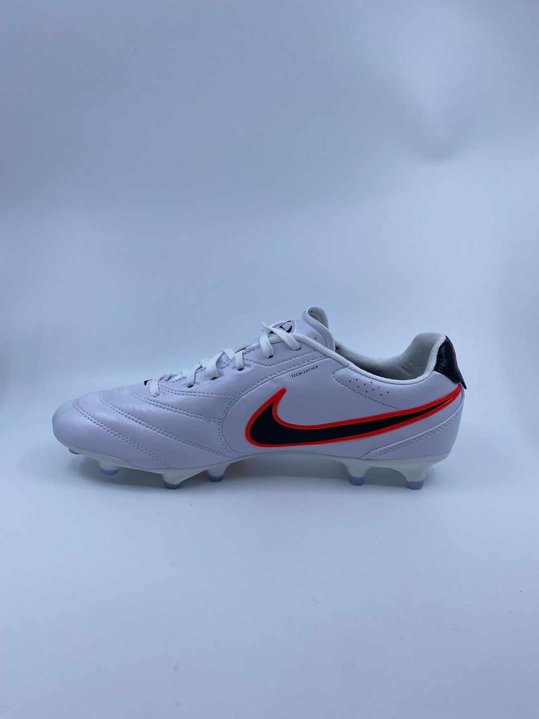 Nike Tiempo Ligera - Size 43