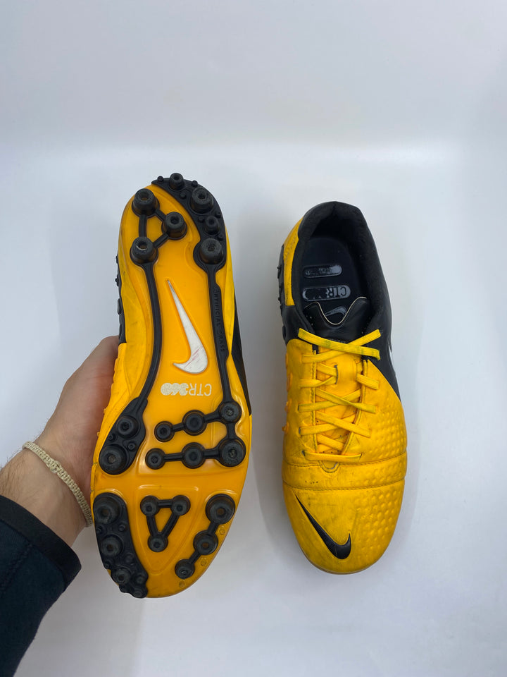 Nike CTR360 Maestri III - Size 40
