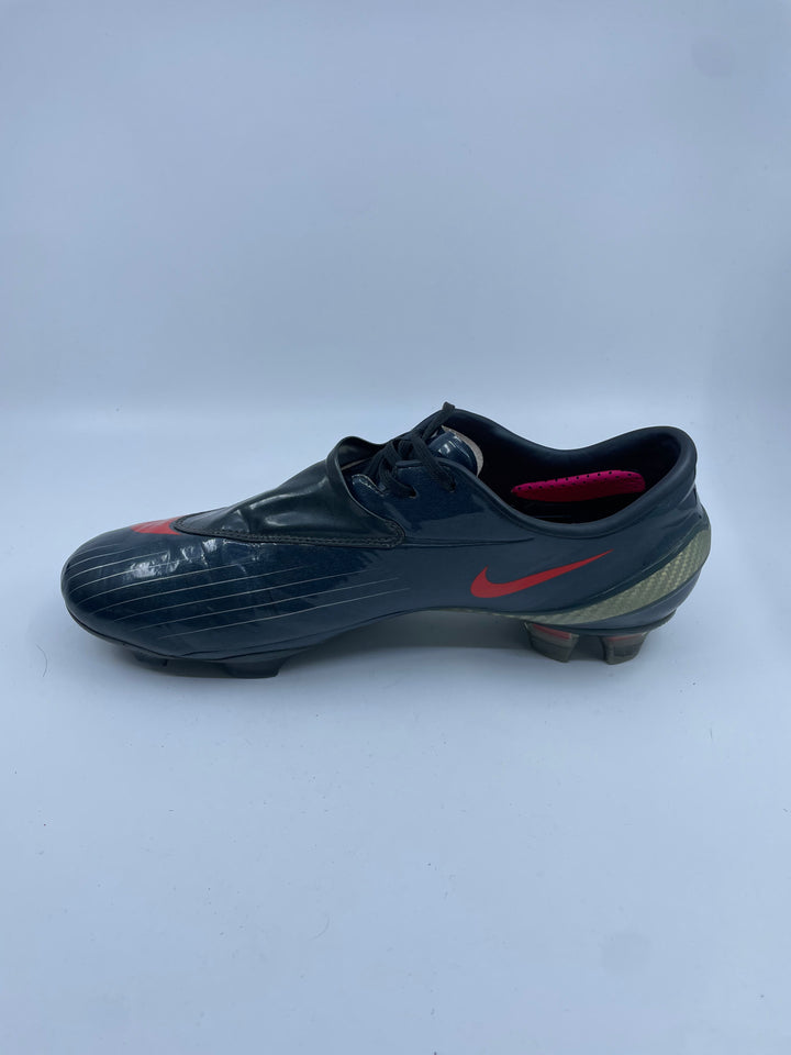 Nike Mercurial Vapor IV - Size 43